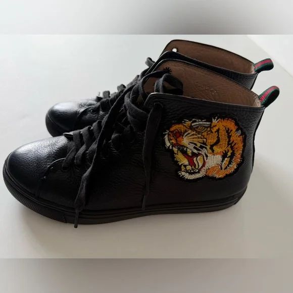Gucci Black Leather Sneakers with Tiger Embroidery - Picture 3 of 14